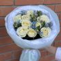 Букет из белых роз с незабудками Букет из белых роз с незабудками