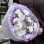 Букет из хризантем и статицы Букет из хризантем и статицы