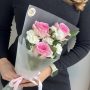 Букет из роз и кустовых гвоздик 1 сентября Букет из роз и кустовых гвоздик 1 сентября