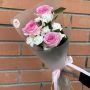 Букет из роз и кустовых гвоздик 1 сентября Букет из роз и кустовых гвоздик 1 сентября