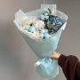 Букет с голубым пионом и хлопком