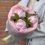 Букет из 3 пионов с малиной Букет из 3 пионов с малиной