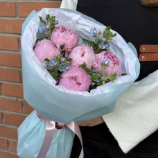 Букет из 5 пионов и оксипеталума